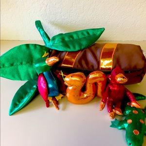 Pier 1  Palm Tree House Snake Toucan, Monkey Gecko